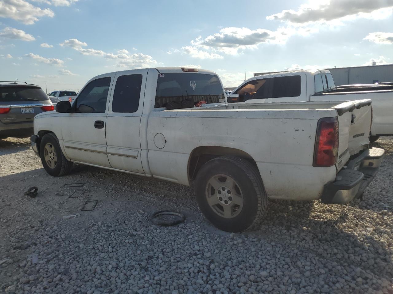 2003 Chevrolet Silverado - Image 2