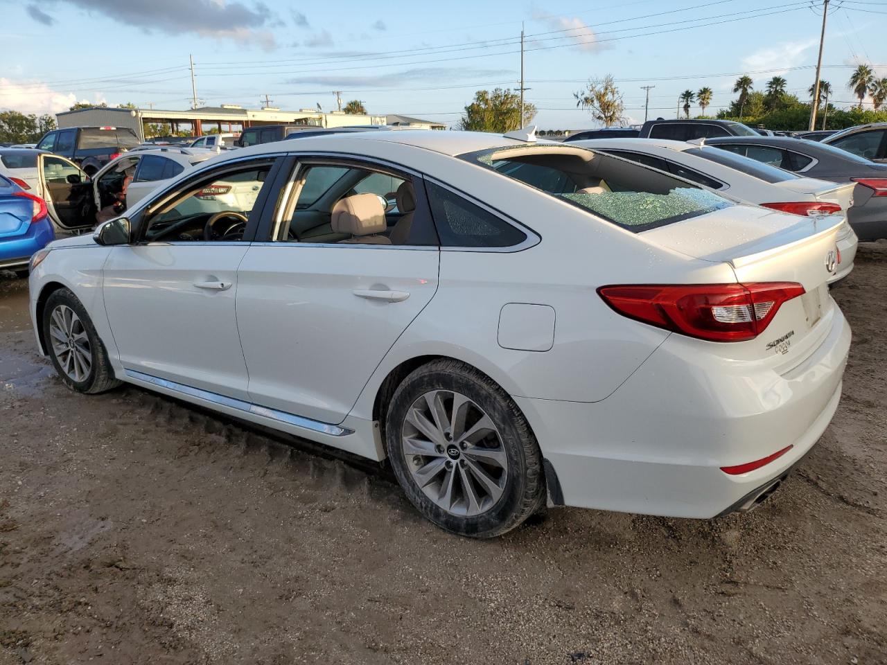 2017 Hyundai Sonata - Image 2