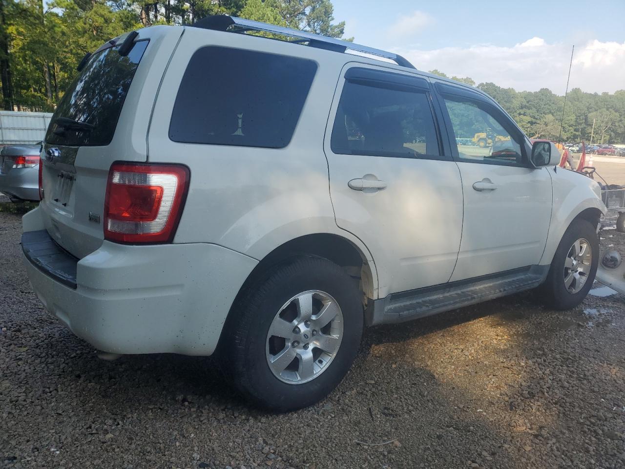 2011 Ford Escape - Image 3