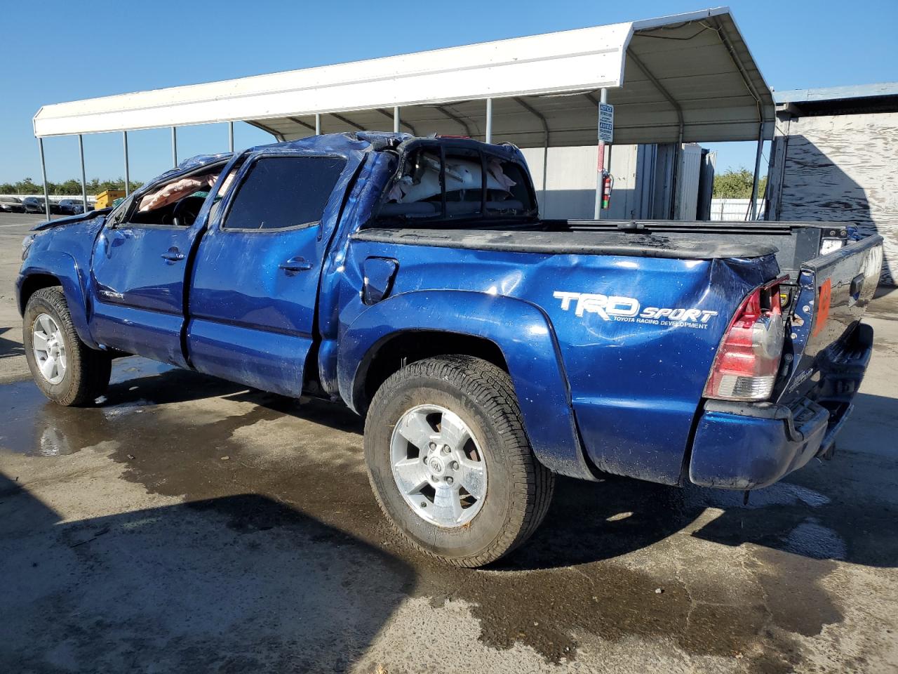 2014 Toyota Tacoma - Image 2