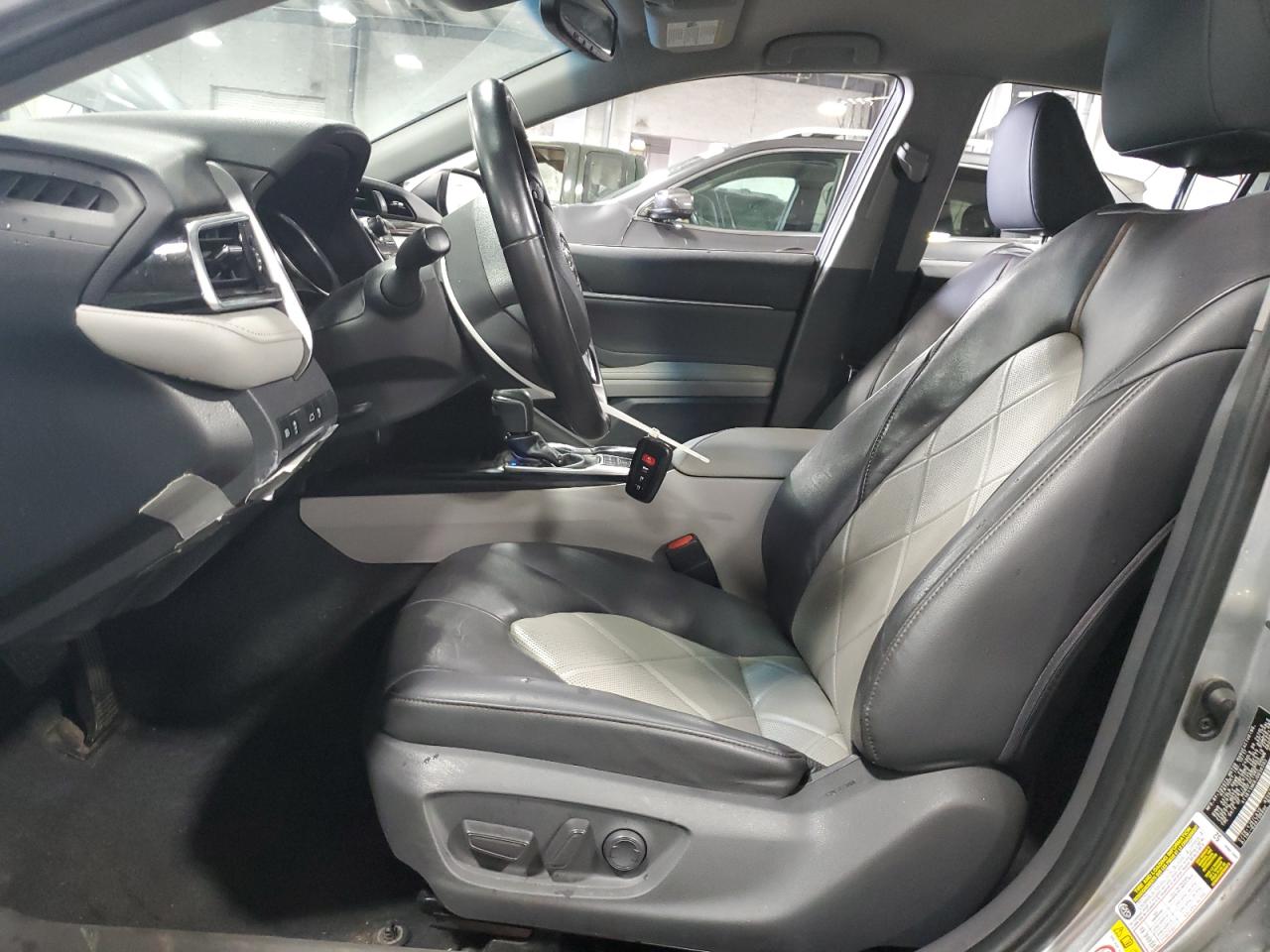 2018 Toyota Camry - Image 7