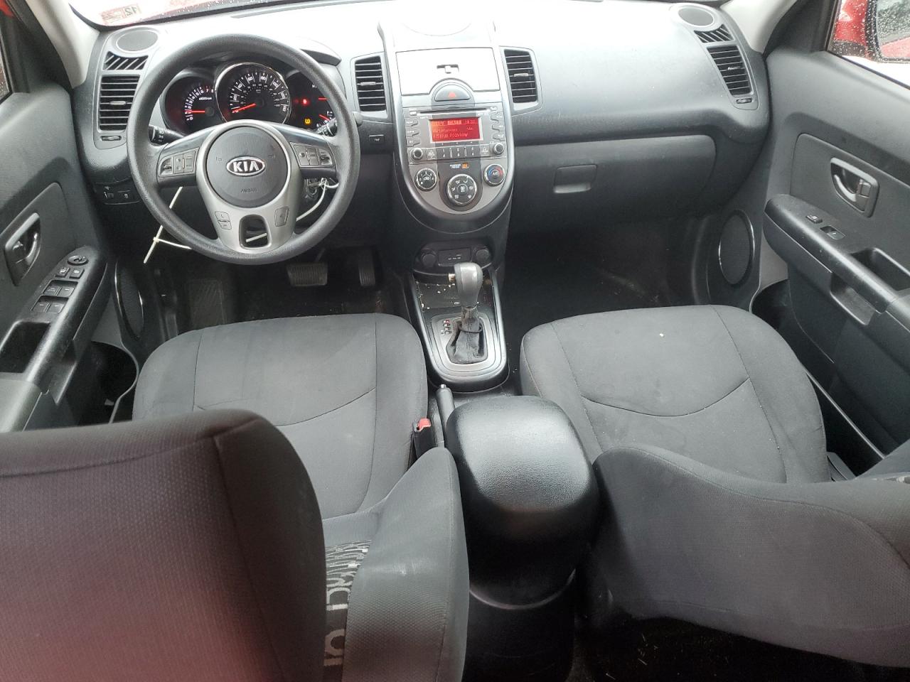 KNDJT2A28B7318238 2011 Kia Soul +