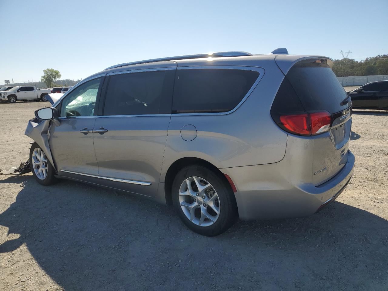 2C4RC1BGXJR130308 2018 CHRYSLER PACIFICA - Image 2