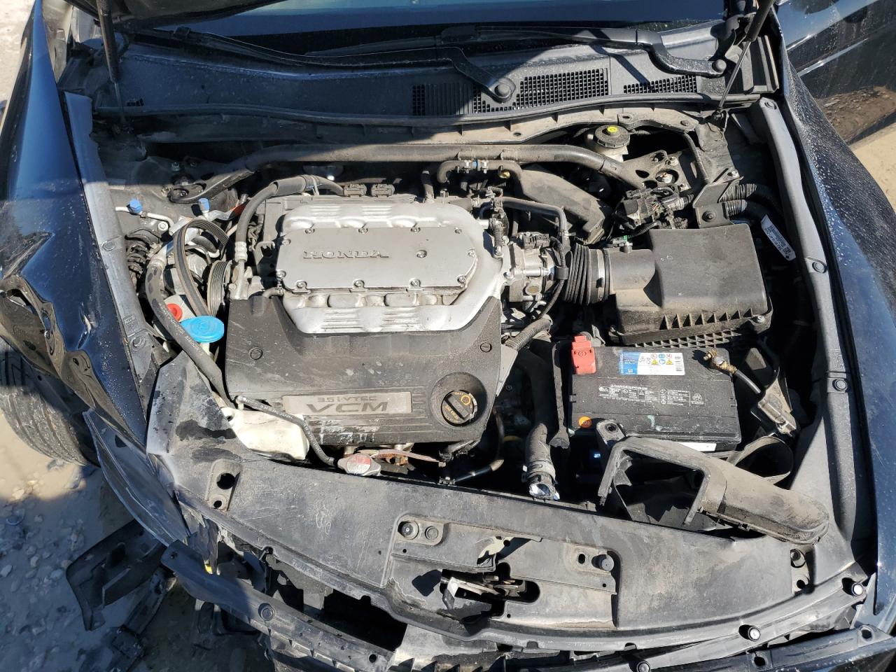 1HGCS2B87BA005023 2011 Honda Accord Exl