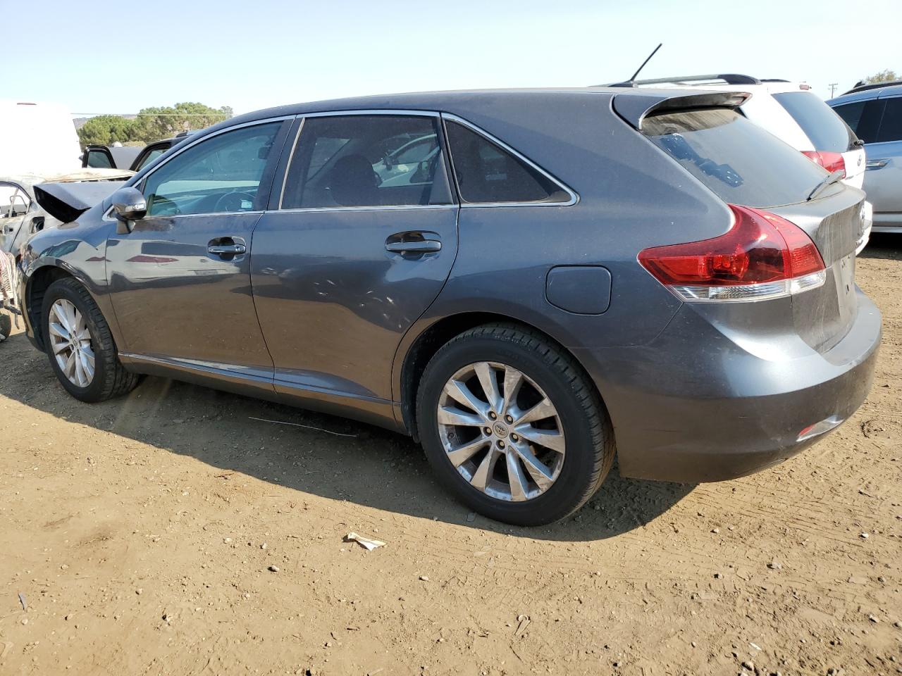 2013 Toyota Venza - Image 2