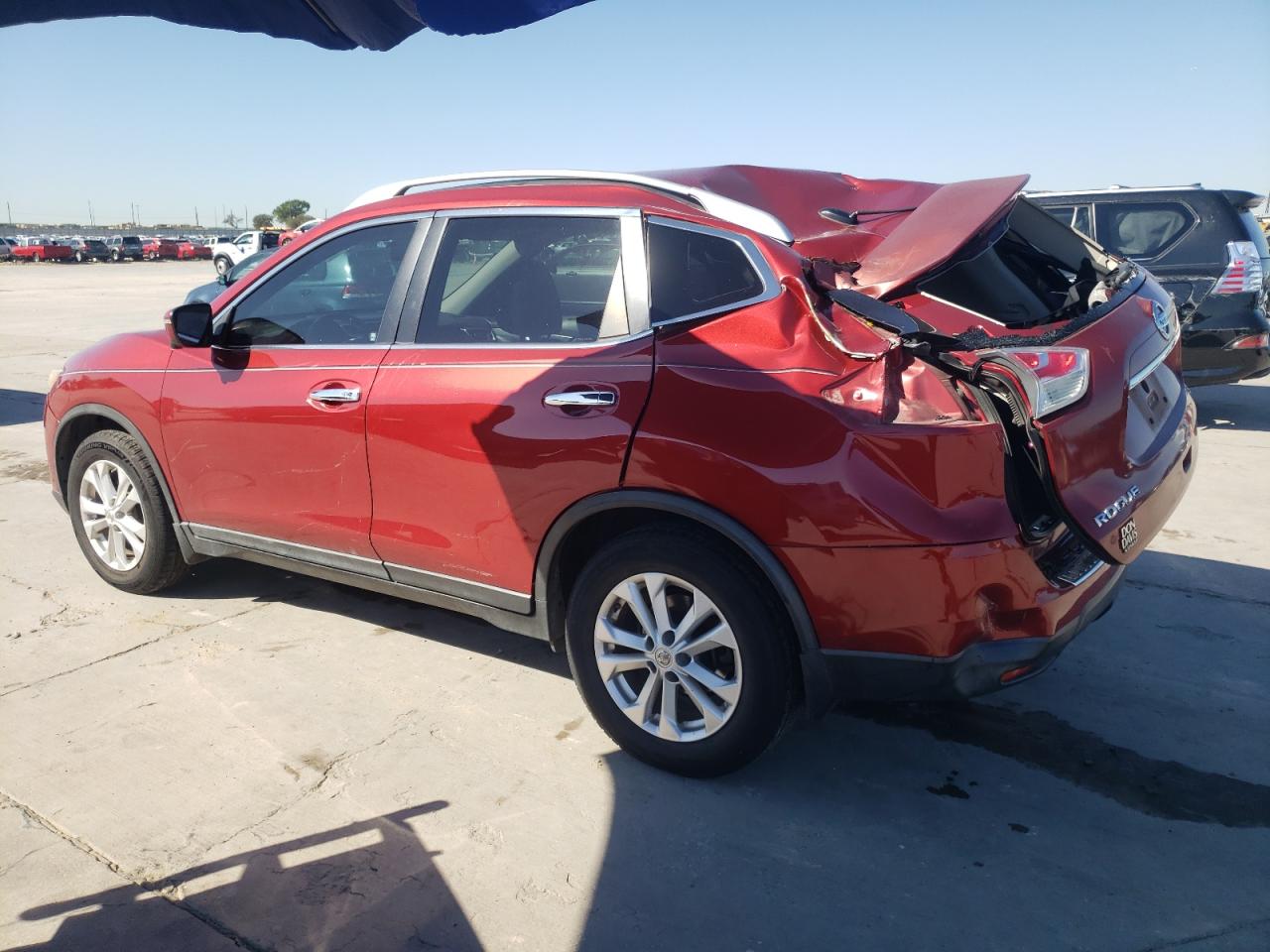 2015 Nissan Rogue - Image 2