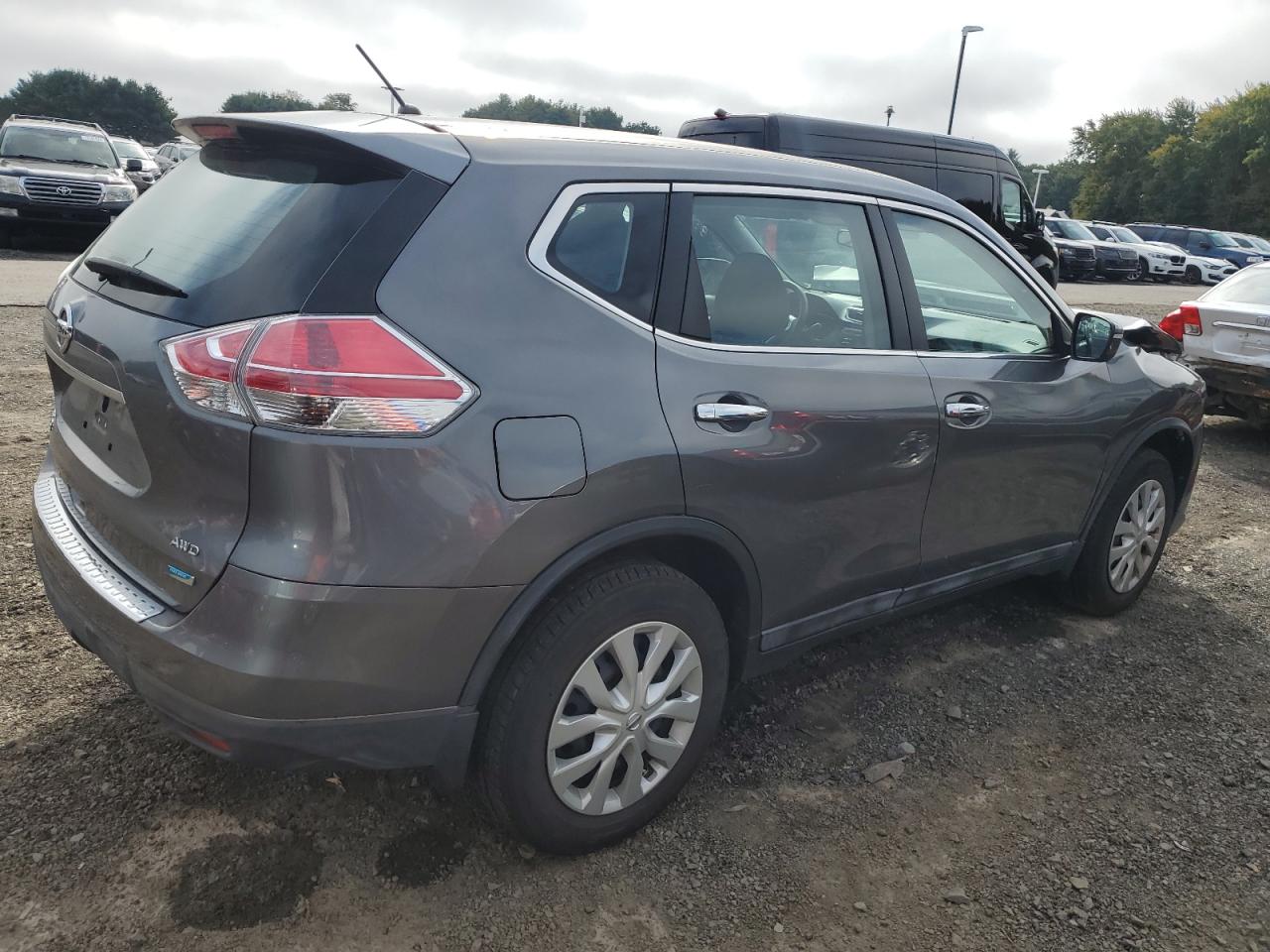 2014 Nissan Rogue - Image 3
