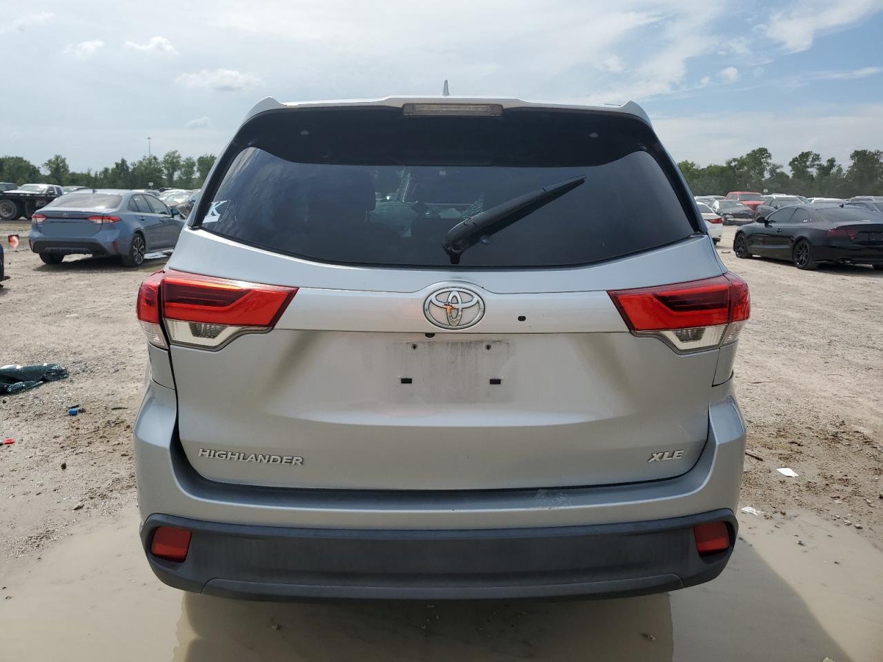 2018 Toyota Highlander Se VIN: 5TDKZRFHXJS529650 Lot: 72182594