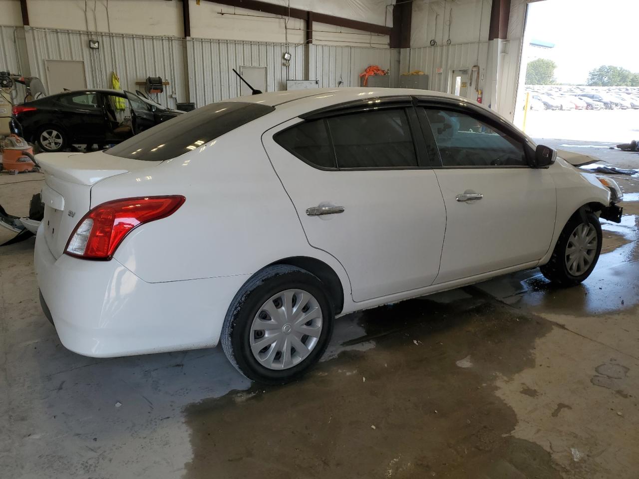 VIN 3N1CN7AP2JK408032 2018 NISSAN VERSA no.3