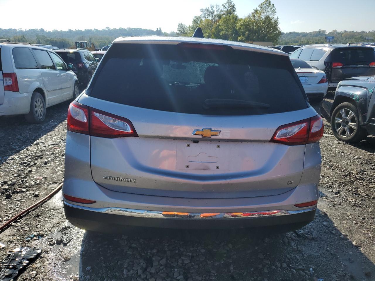 3GNAXJEV9JS583423 2018 Chevrolet Equinox Lt