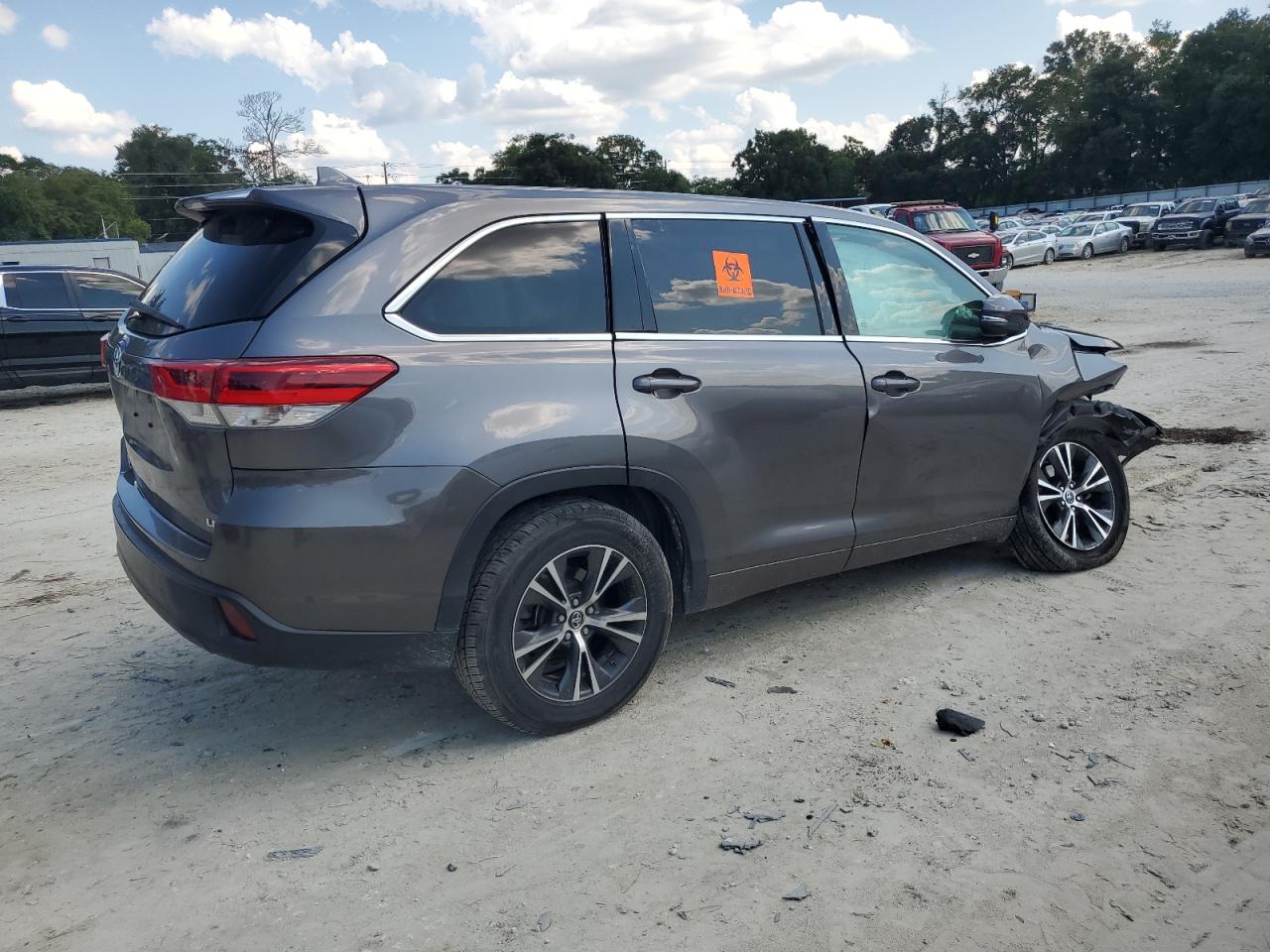 2018 Toyota Highlander - Image 3