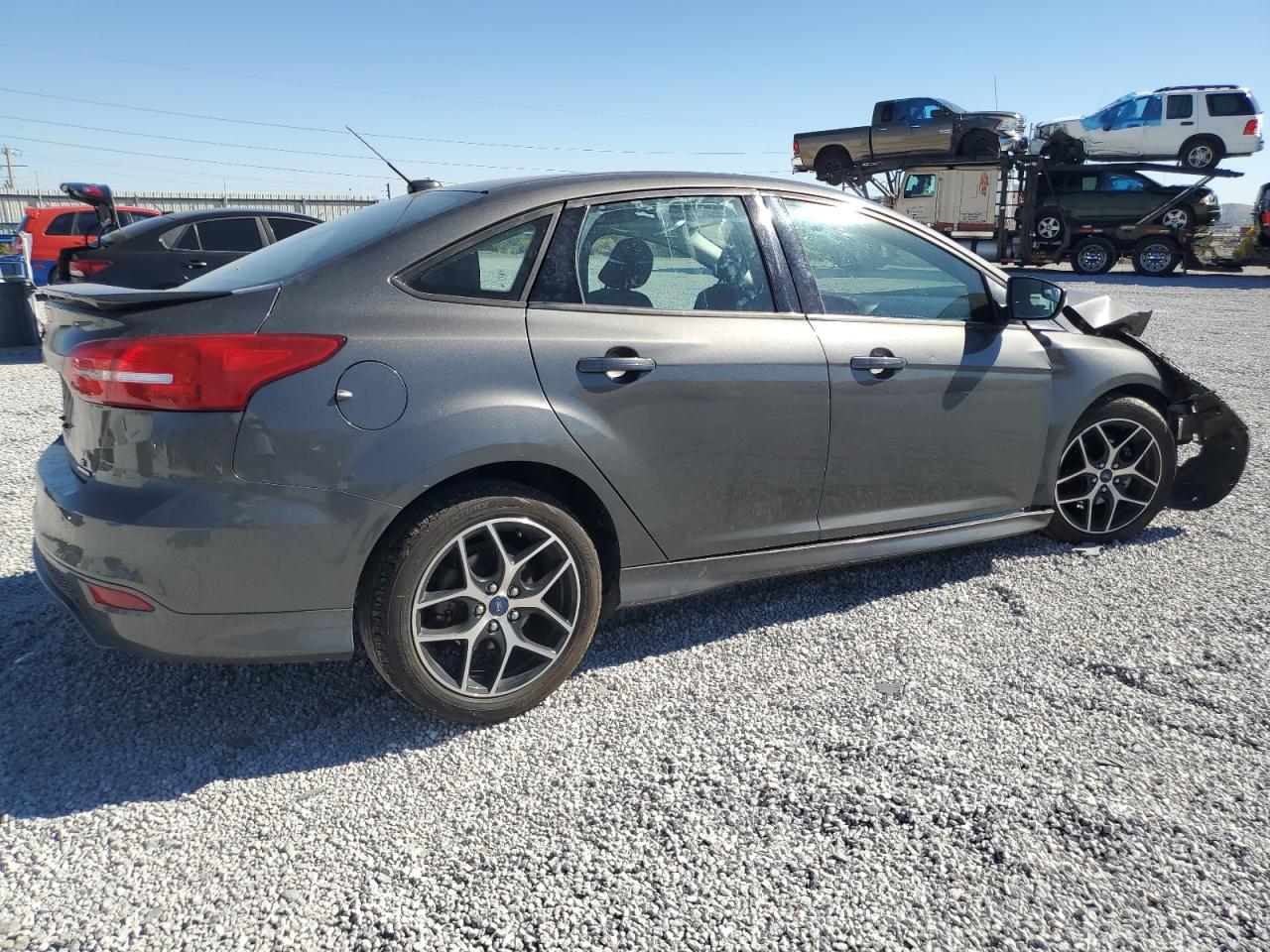 VIN 1FADP3F27FL241784 2015 FORD FOCUS no.3