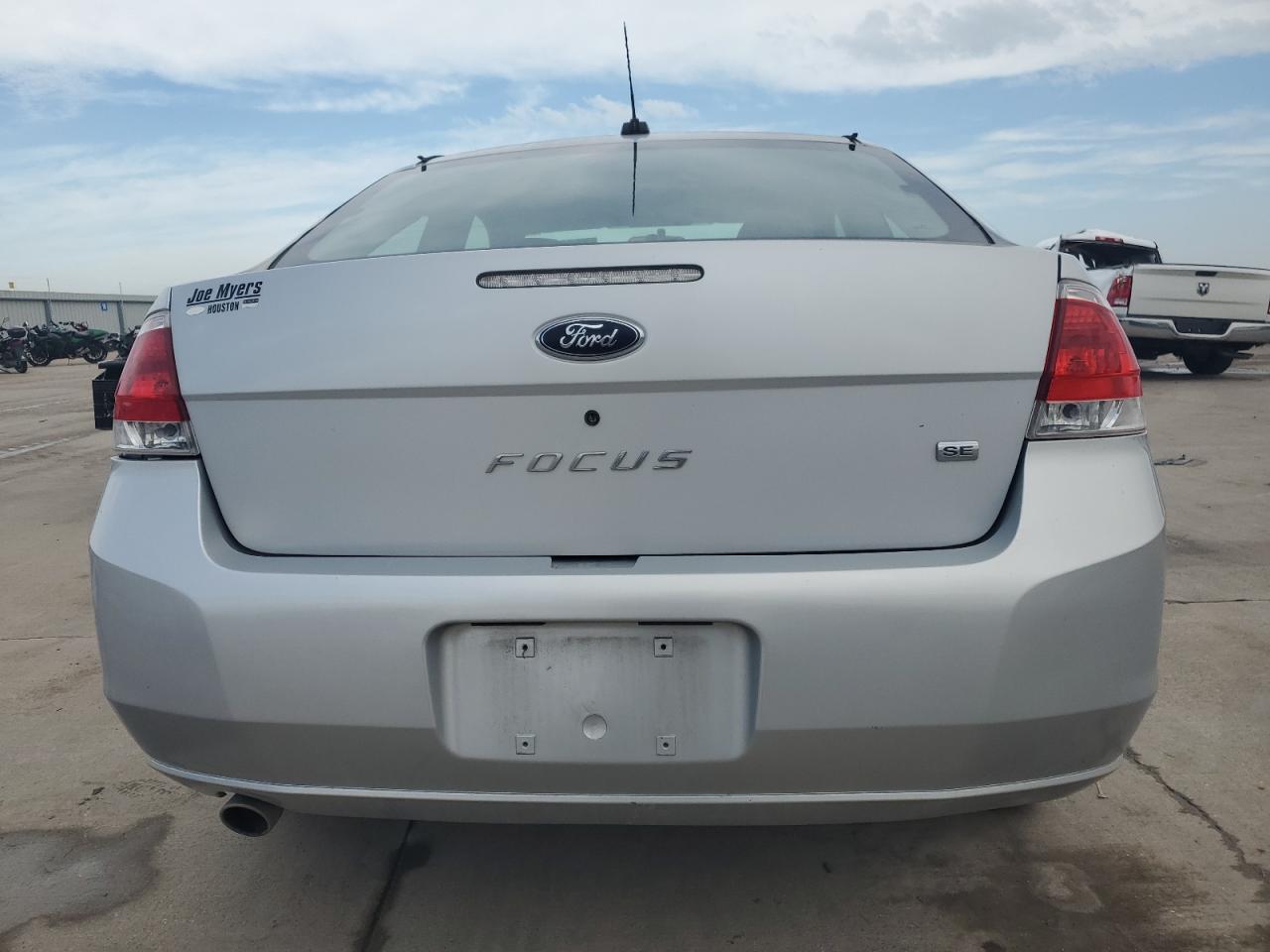 2008 Ford Focus Se VIN: 1FAHP33N08W273090 Lot: 71887024