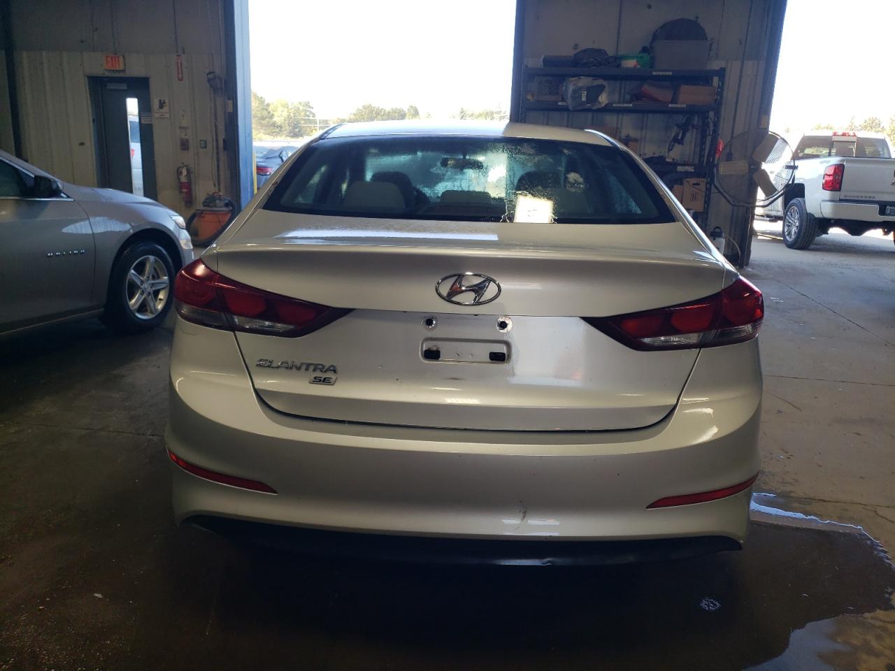 5NPD74LF1JH318024 2018 Hyundai Elantra Se