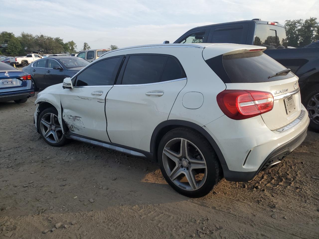 WDCTG4GBXFJ086244 2015 MERCEDES-BENZ GLA CLASS - Image 2