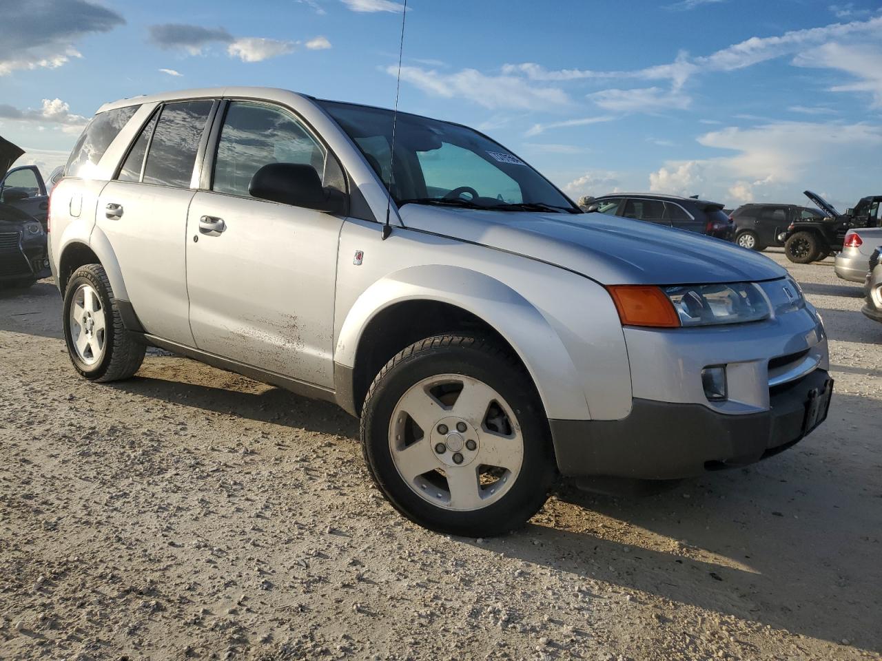 2004 Saturn VUE - Image 4