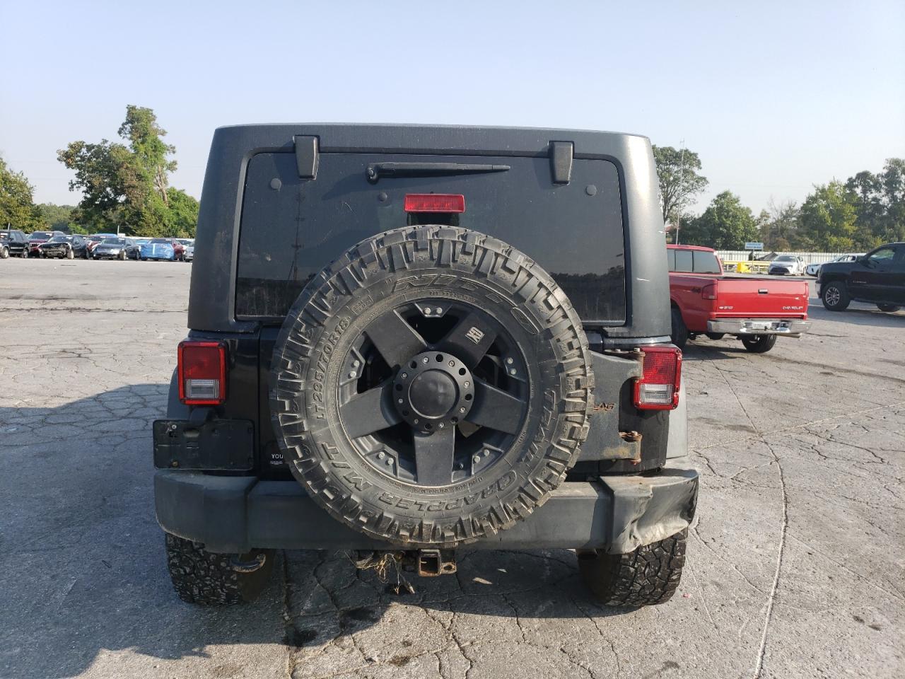 1C4BJWDG1JL907310 2018 Jeep Wrangler Unlimited Sport