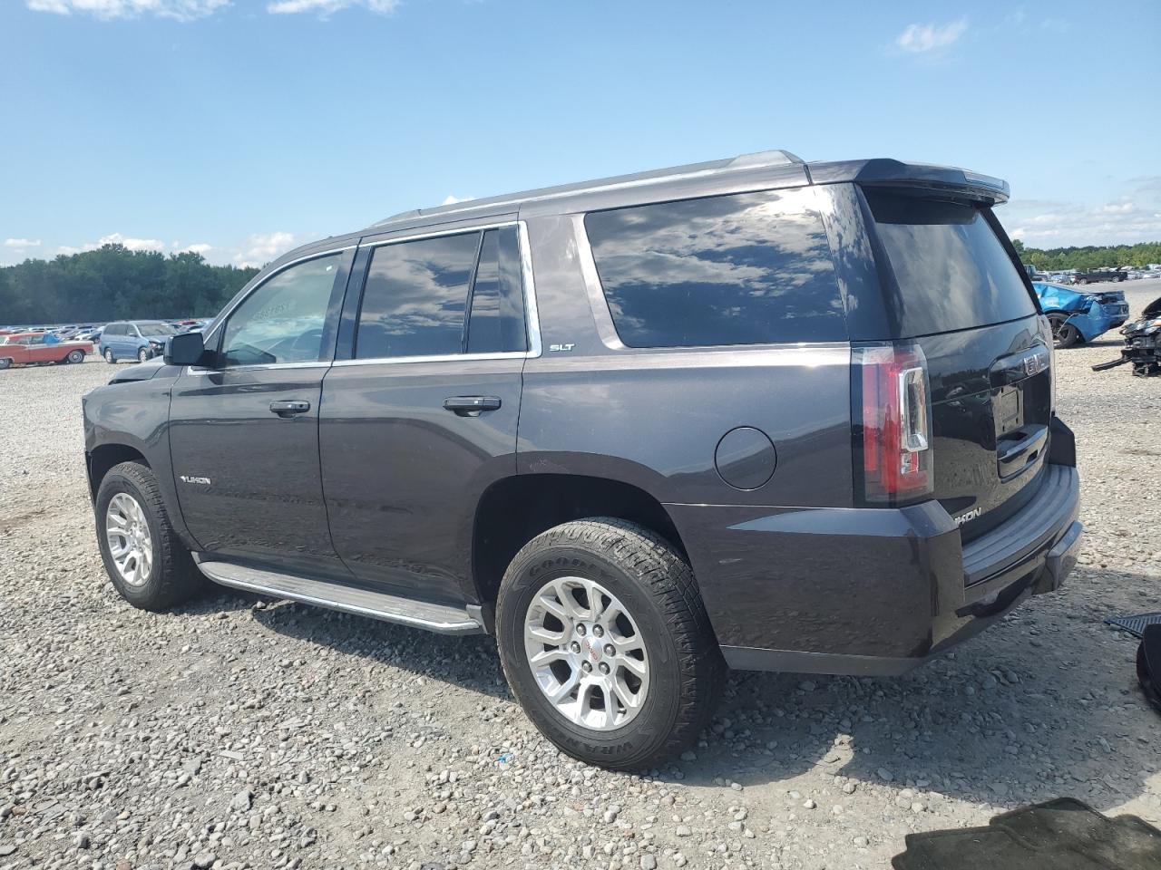 2015 GMC Yukon - Image 2