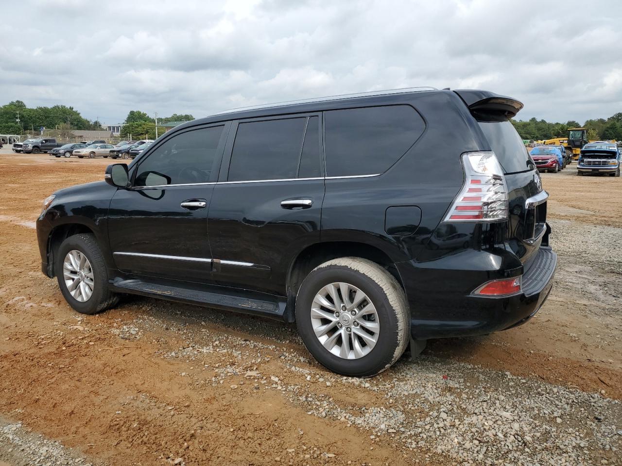 JTJBM7FX0H5176715 2017 LEXUS GX - Image 2