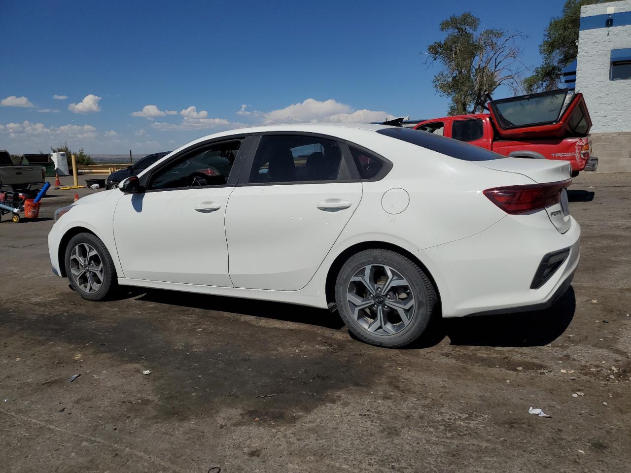 VIN 3KPF24AD4KE115093 2019 KIA FORTE no.2