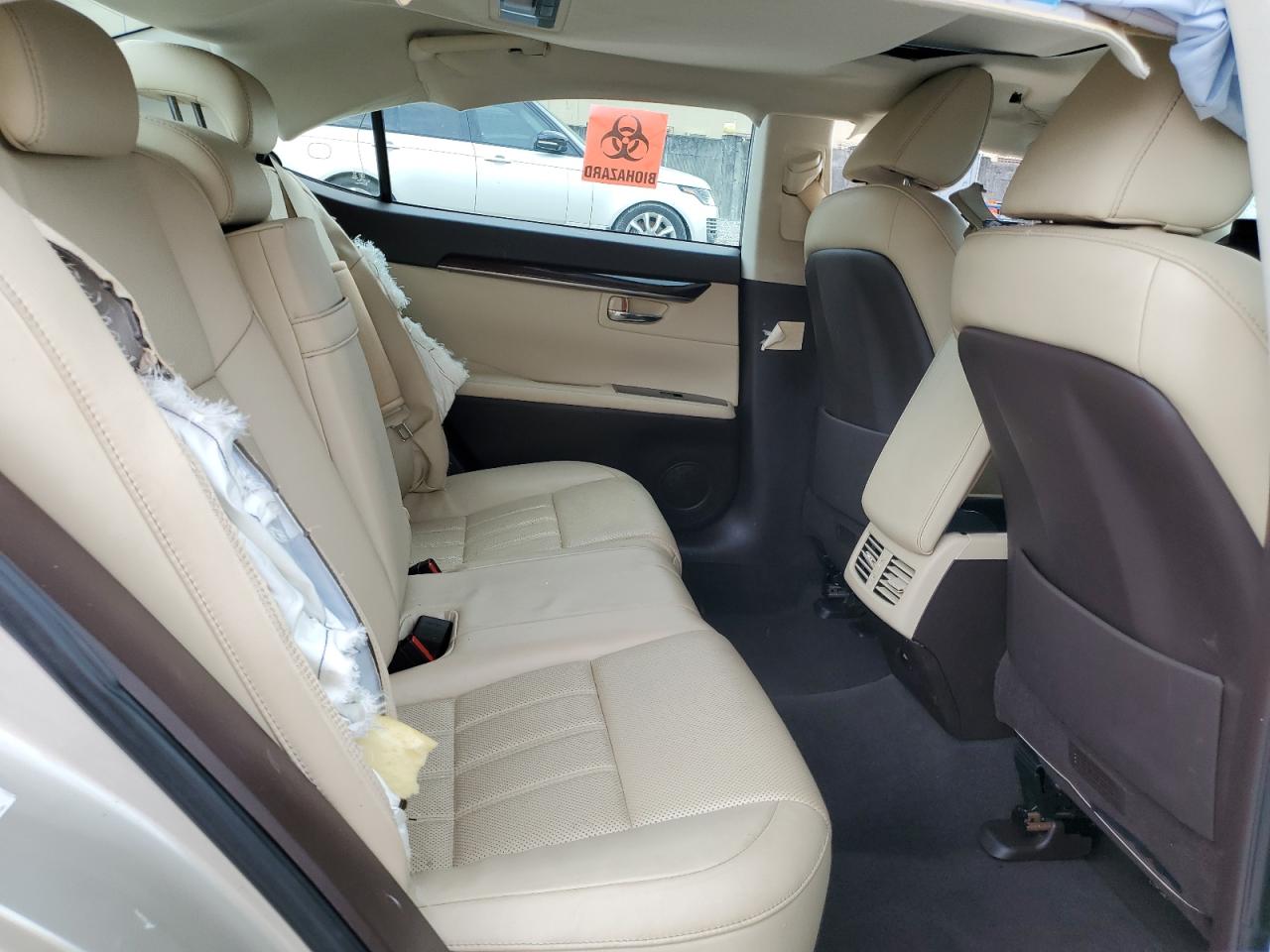 2016 Lexus ES - Image 10