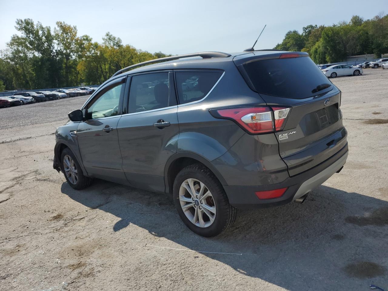 1FMCU9GD9JUD24942 2018 FORD ESCAPE - Image 2