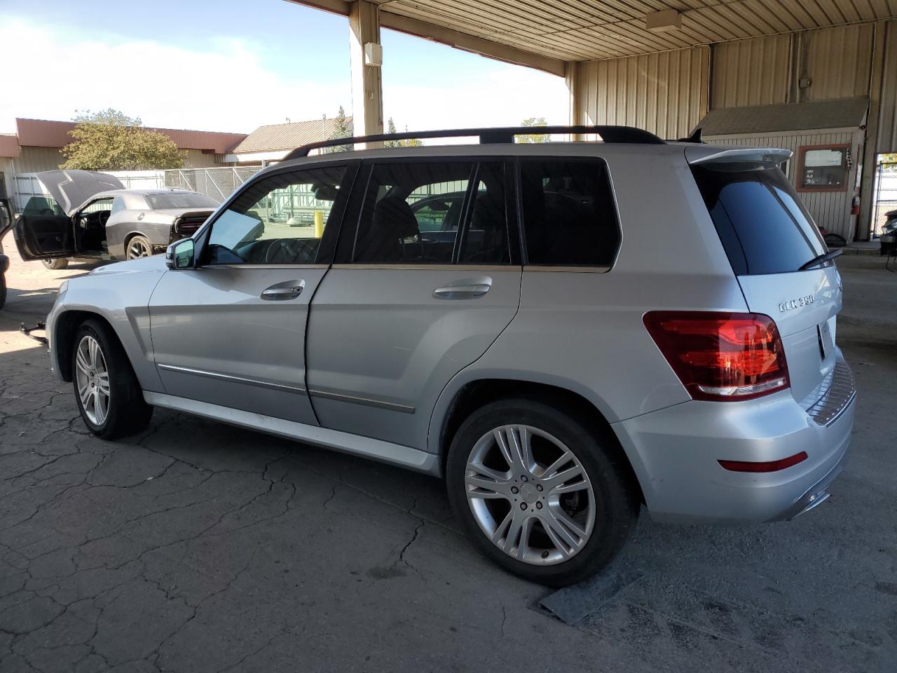 VIN WDCGG8JB2DG028186 2013 MERCEDES-BENZ GLK-CLASS no.2