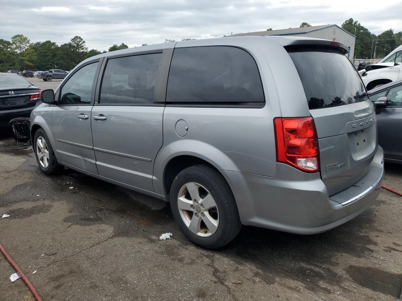 2013 Dodge Caravan - Image 2