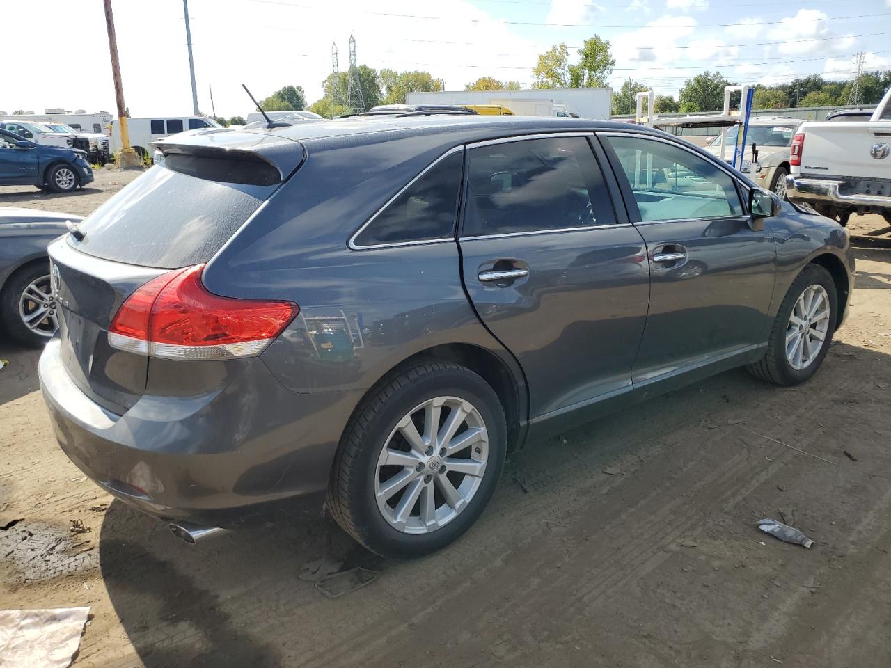 2010 Toyota Venza - Image 3