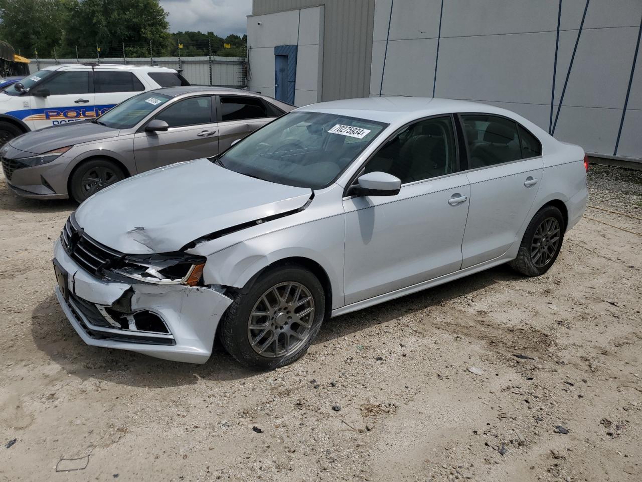 3VW2B7AJ9HM343141 2017 VOLKSWAGEN JETTA - Image 1