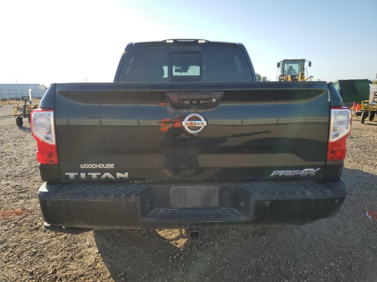 1N6AA1E58KN532286 2019 Nissan Titan Sv