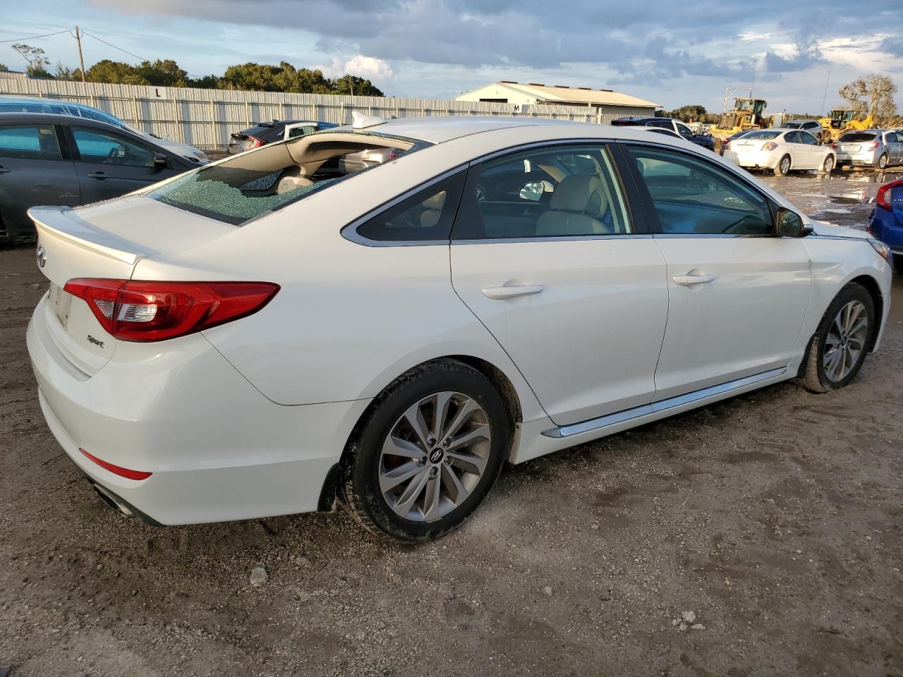 2017 Hyundai Sonata - Image 3