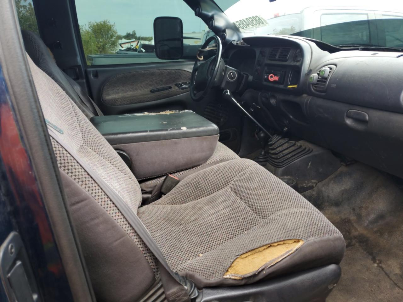 2000 Dodge RAM - Image 7