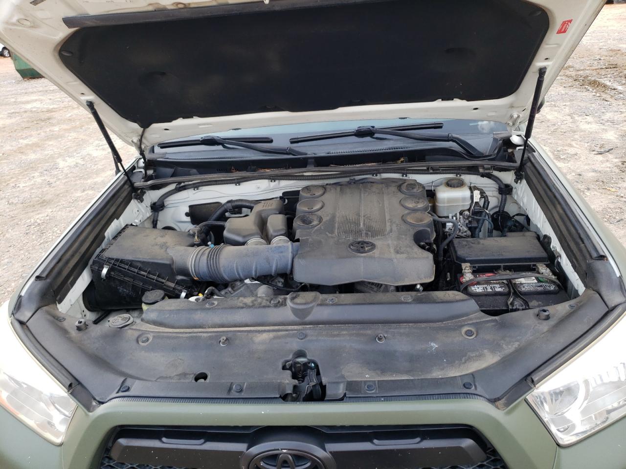 JTEBU5JR8B5059483 2011 Toyota 4Runner Sr5