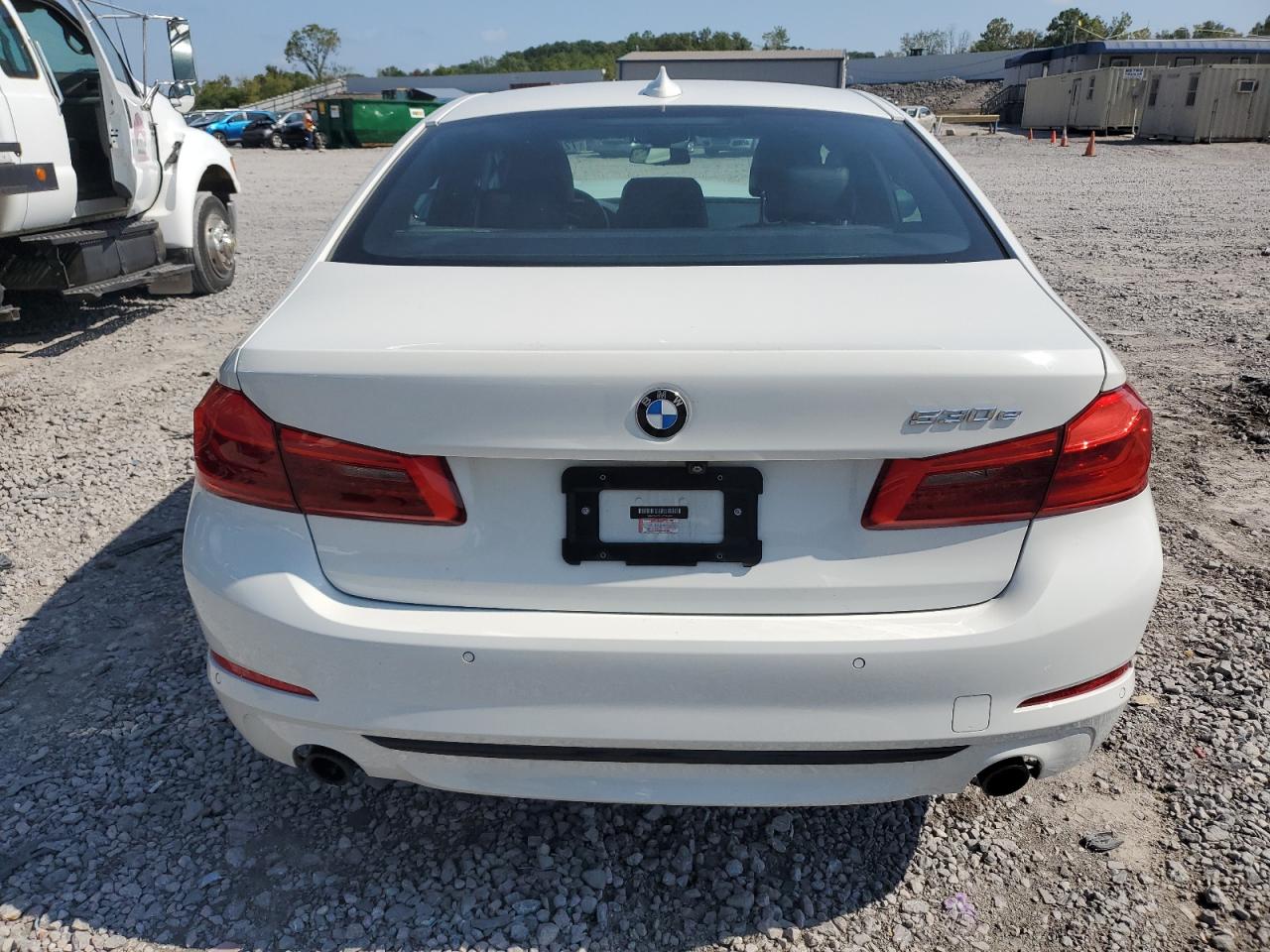 WBAJA9C57JB033884 2018 BMW 530E