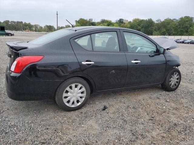  NISSAN VERSA 2017 Чорний