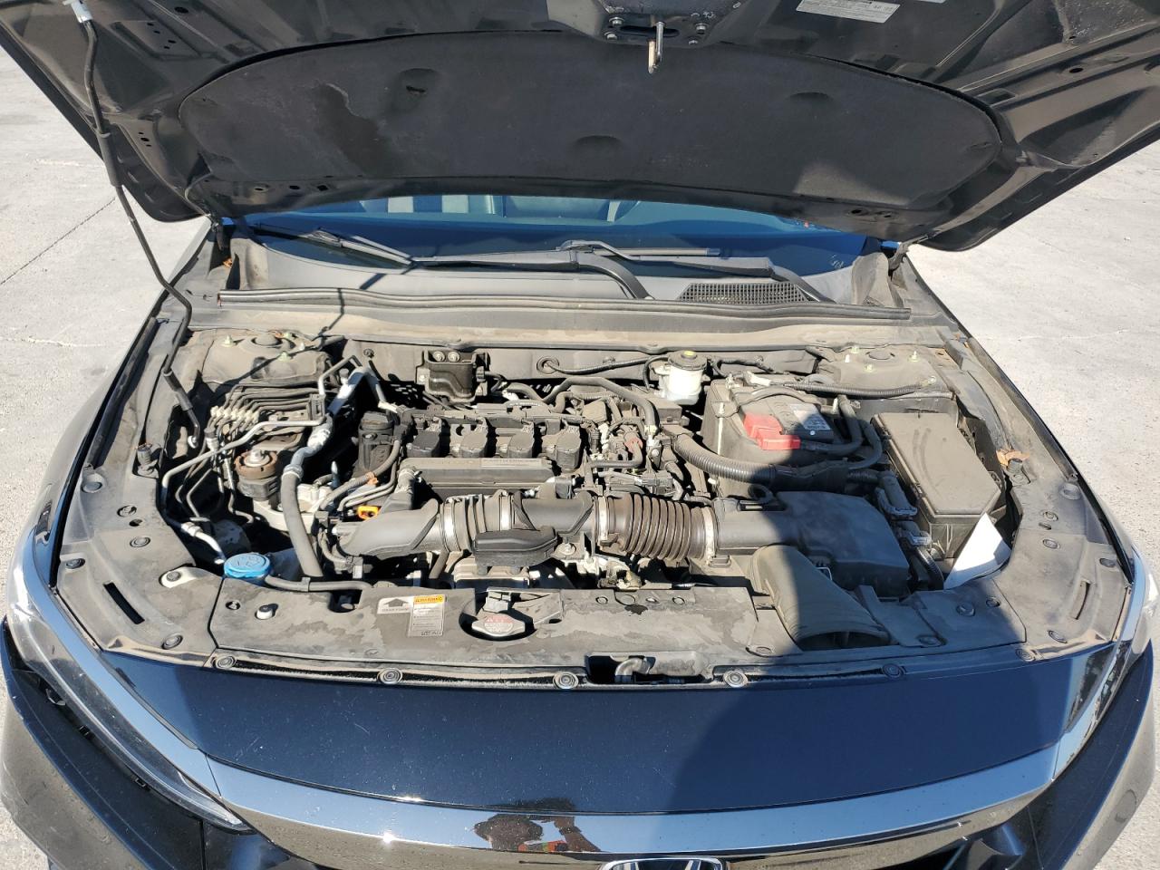 1HGCV1F38JA078318 2018 Honda Accord Sport