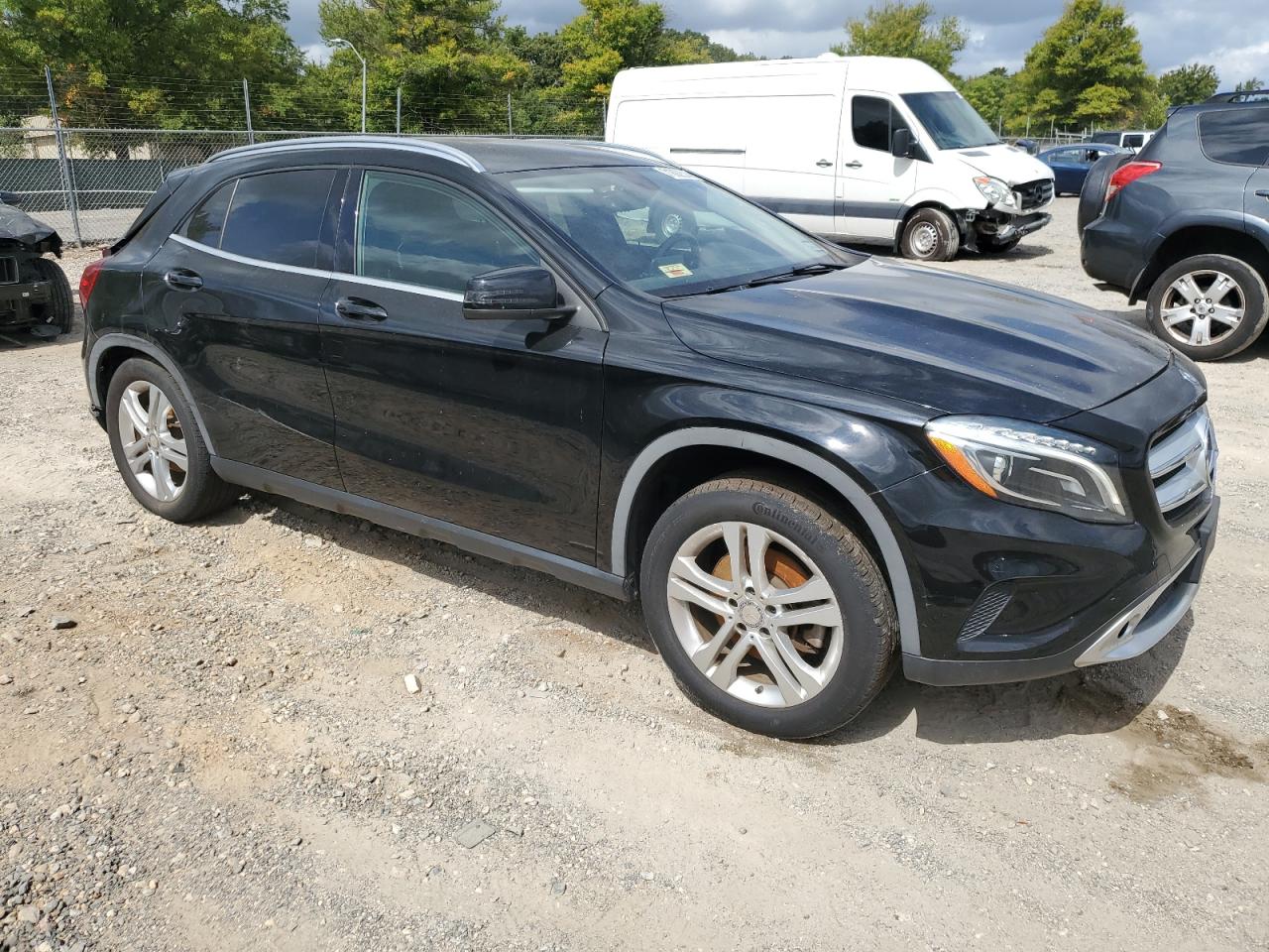 VIN WDCTG4GB0FJ083692 2015 MERCEDES-BENZ GLA-CLASS no.4