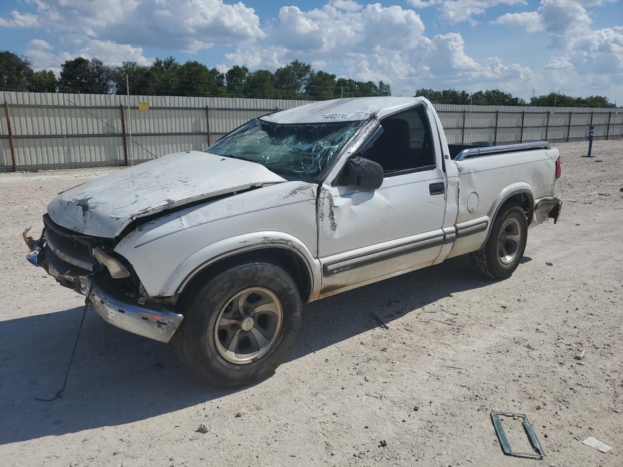 2000 Chevrolet S-10 Pickup - Image 1