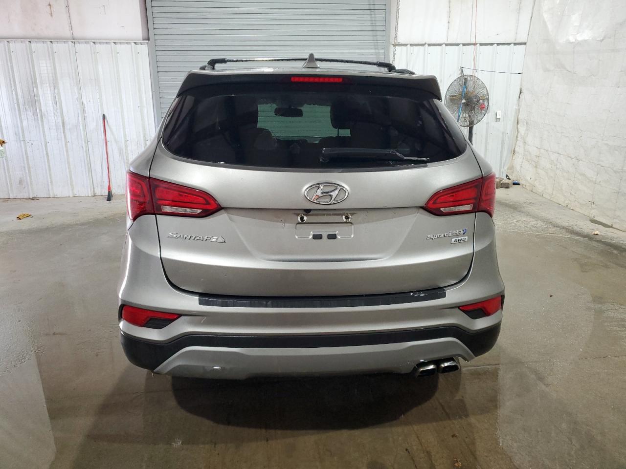 2018 Hyundai Santa Fe Sport VIN: 5XYZUDLA1JG529296 Lot: 71563604