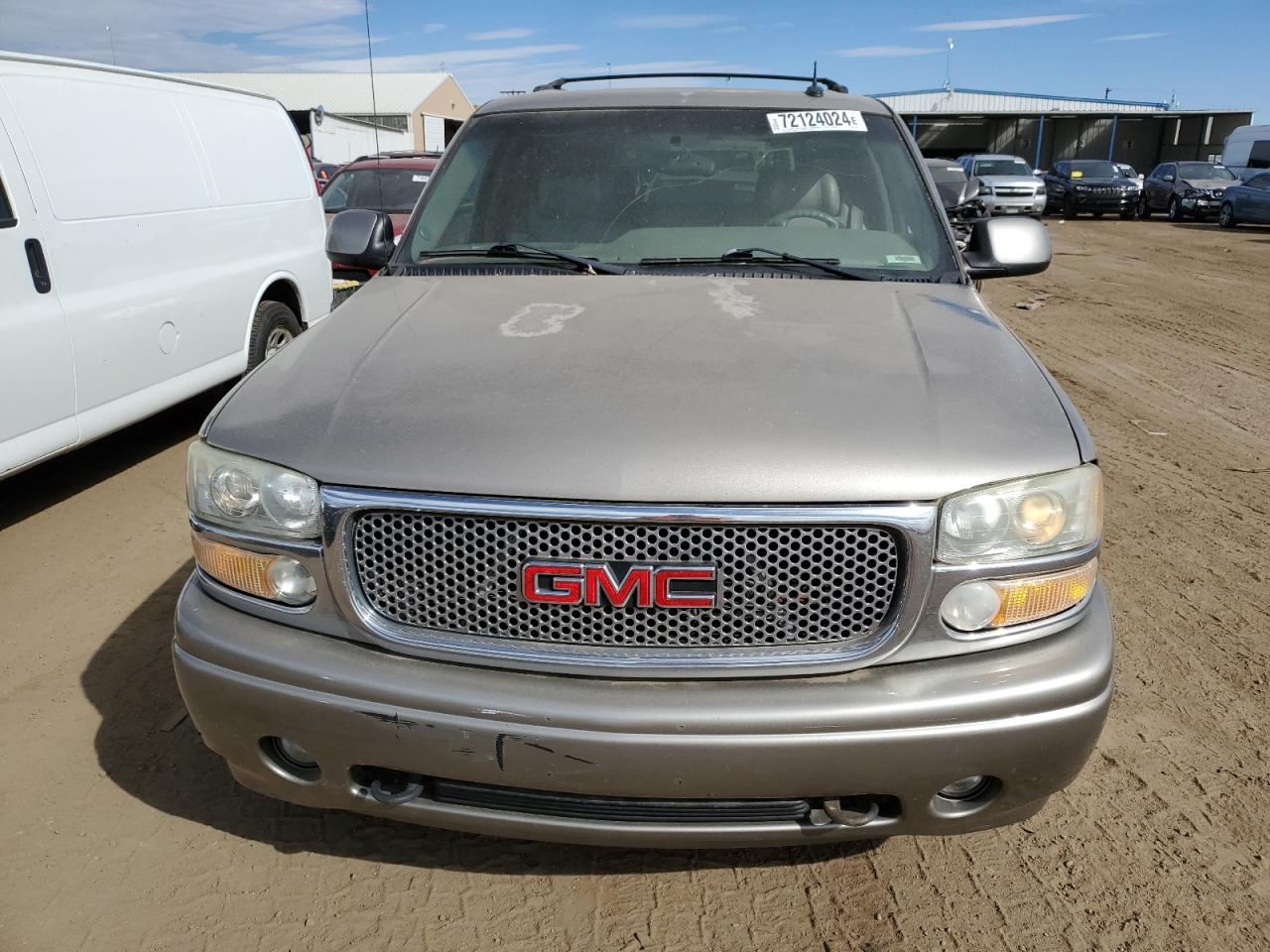 2002 GMC Yukon - Image 5