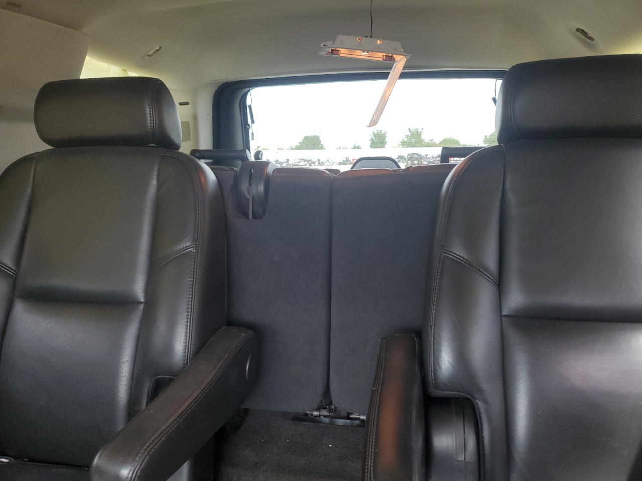 2007 Cadillac Escalade Luxury VIN: 1GYEC63837R39305 Lot: 69929354