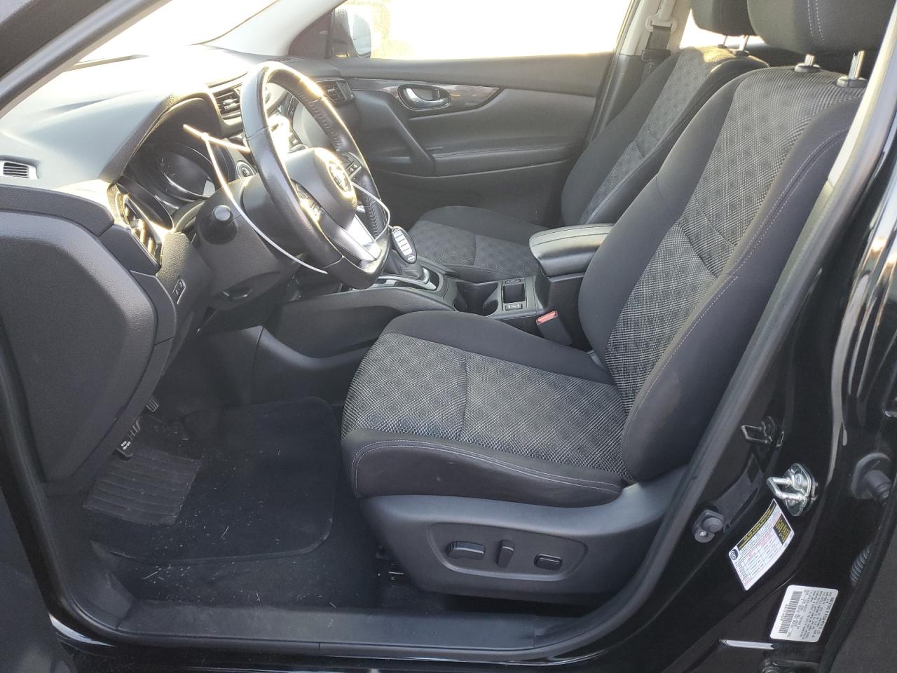 2018 Nissan Rogue - Image 7
