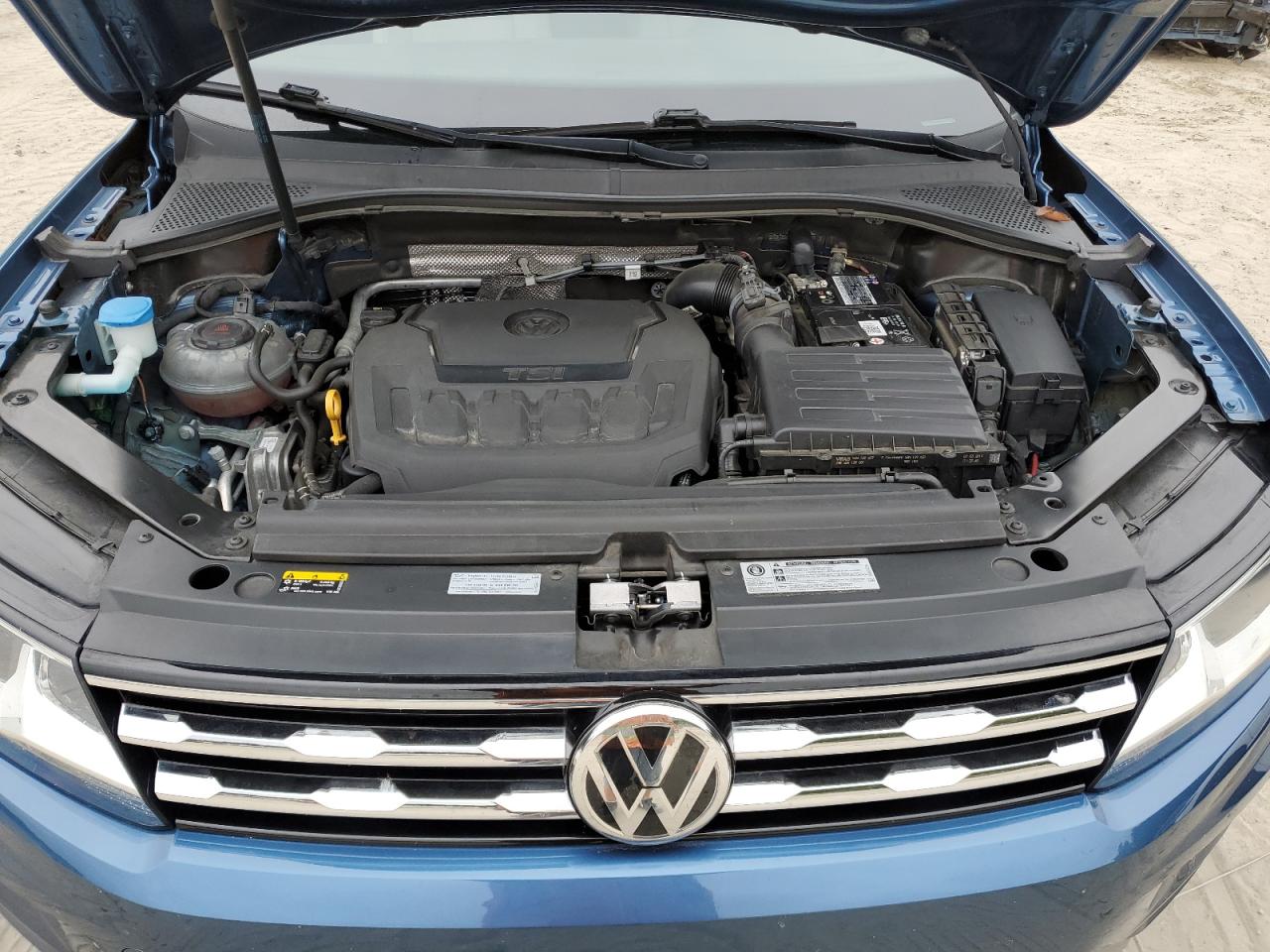 3VV3B7AX9KM114396 2019 Volkswagen Tiguan Se