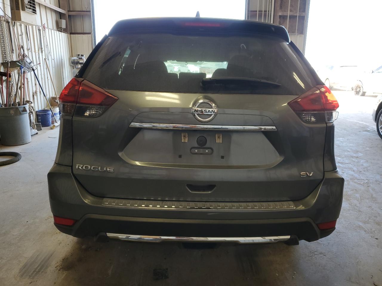 5N1AT2MT3JC828972 2018 Nissan Rogue S