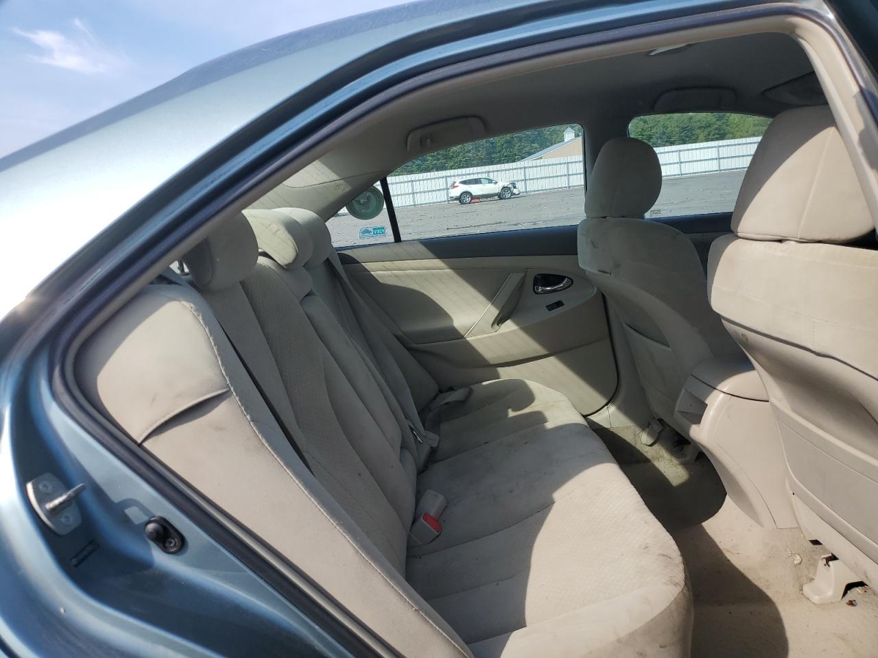 2009 Toyota Camry - Image 10