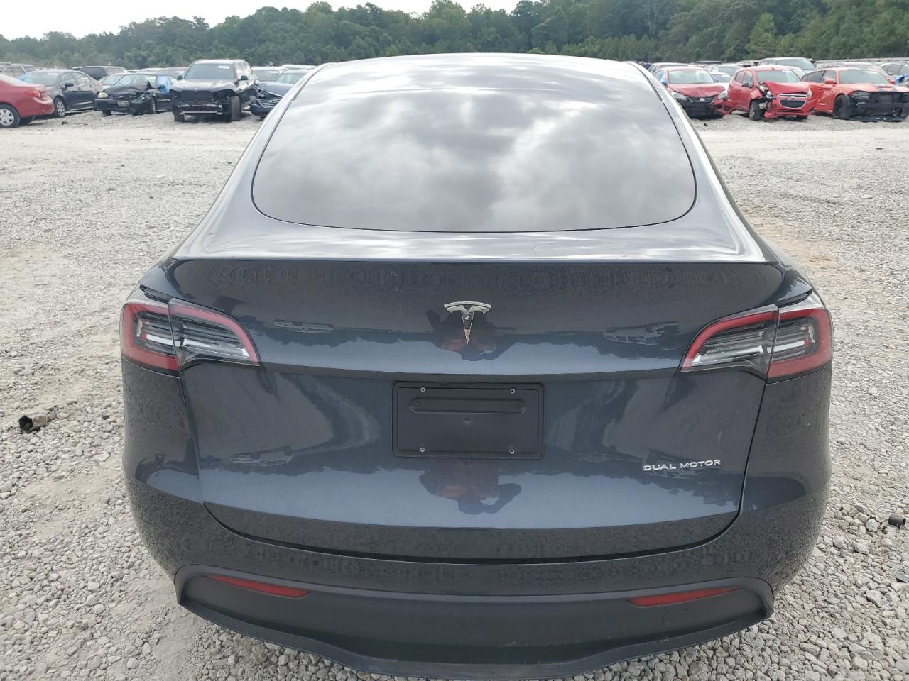 7SAYGDEE0RA226581 2024 Tesla Model Y