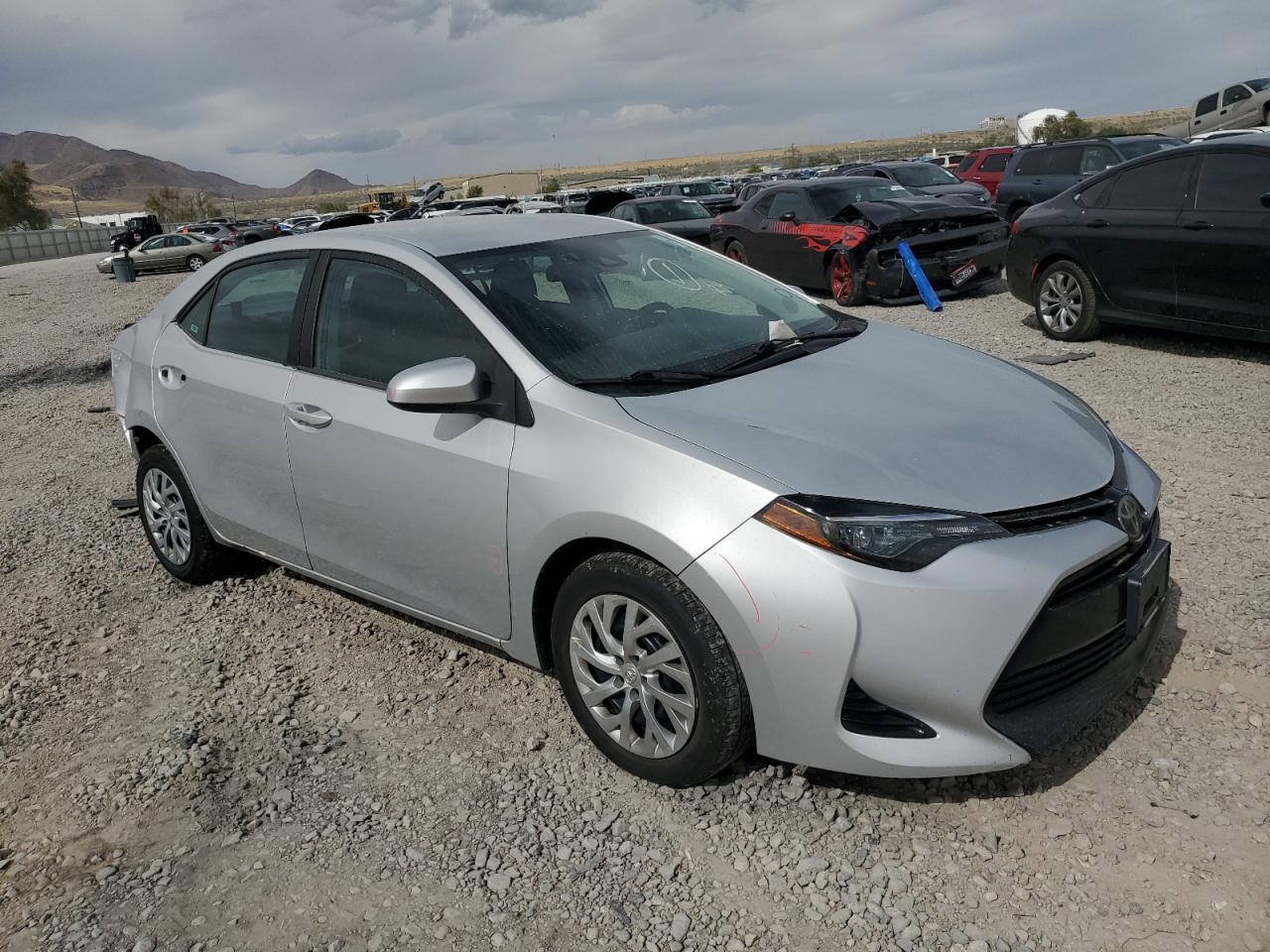 VIN 2T1BURHE1JC053623 2018 TOYOTA COROLLA no.4