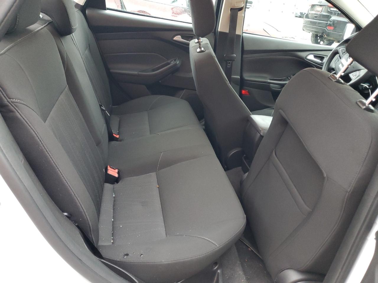 1FADP3FE7JL264839 2018 Ford Focus Se