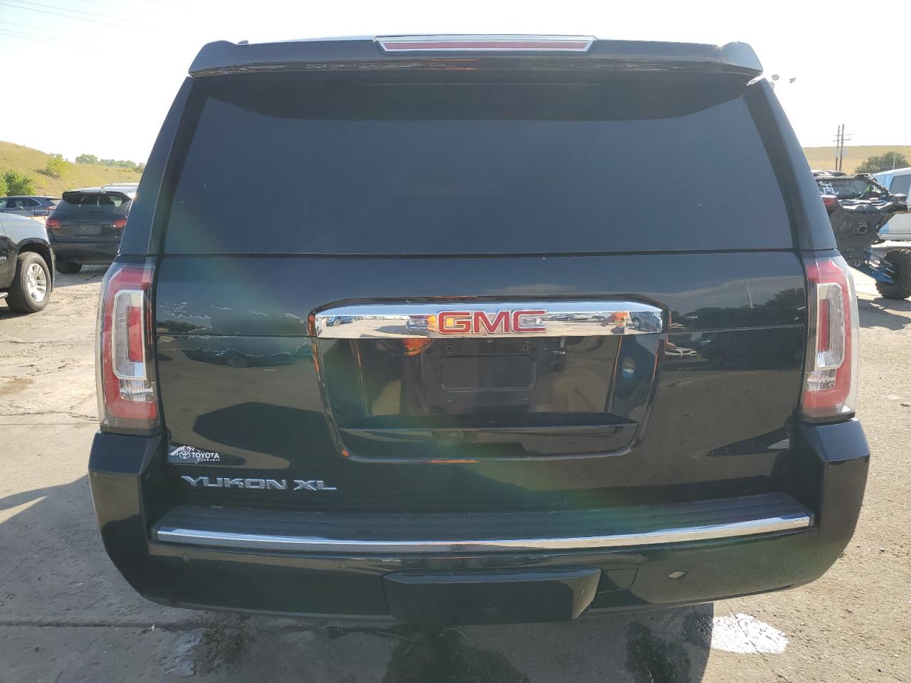 2015 GMC Yukon Xl Denali VIN: 1GKS2JKJ0FR148463 Lot: 71287194